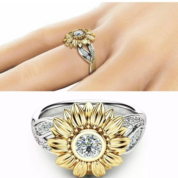 Gorgeous Crystal Sunflower Ring White Topaz Ring - Picture 4 of 5
